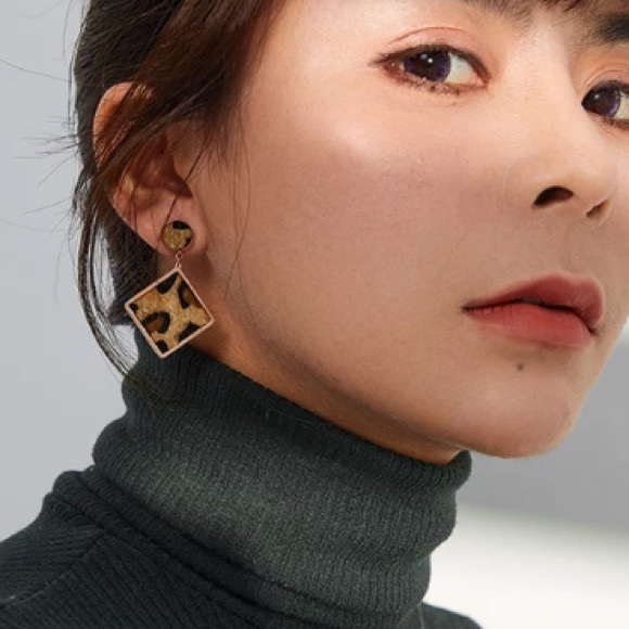 💛18K Gold plated animal earrings - Picture 6 of 6